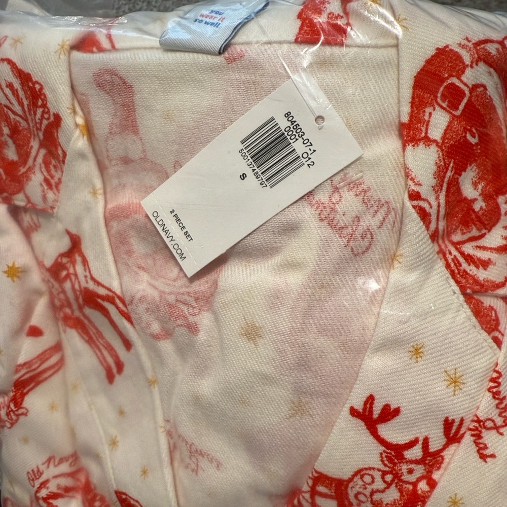 Old Navy Christmas Pajama Set - Picture 5 of 5